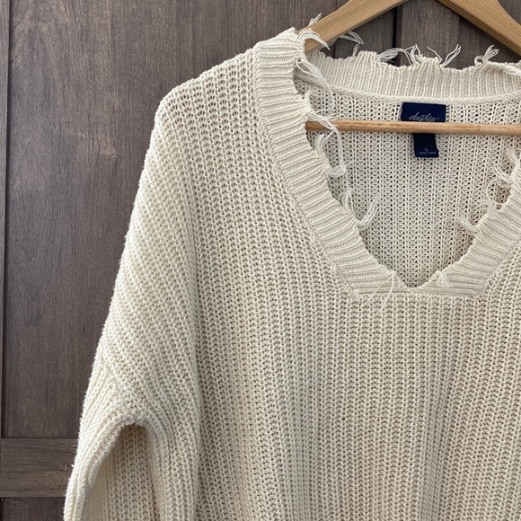 DAYTRIP Cotton Blend Distressed Trim Sweater Women’s Size Small - Picture 4 of 15